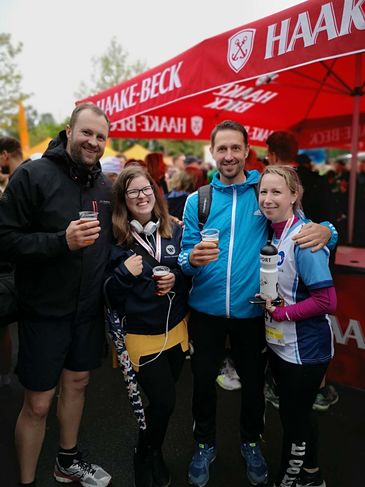 Finish Wittrock Ulhenwinkel B2Run Bremen Weser Stadion - gemeinsames Beisamensein