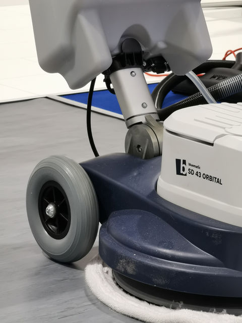 Die neue bluematic SD43 Orbital auf der CMS 2019 Die neue Einscheibenmaschine bluematic SD43 Orbital wurde auf der Fachmesse CMS 2019 vorgestellt