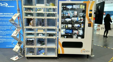 Zwei Ausgabeautomaten mit unterschiedlichen PSA-Produkten